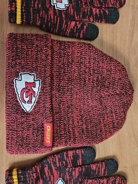 Kansas City Chiefs Official NFL Licensed Winter Beanie Hat And Gloves Set NEW